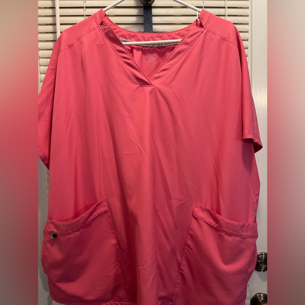 3X Coral Climate Right cuddle dud scrub top.